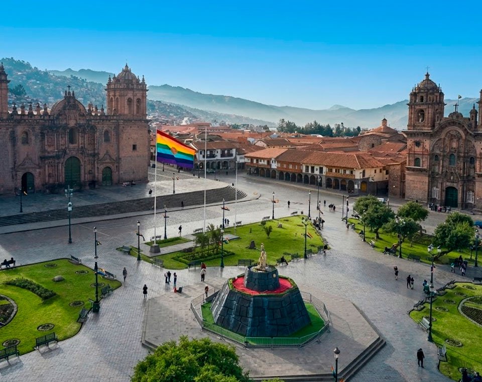 lugares-a-visitar-free-walking-tour-cusco-la-plaza-de-artmas