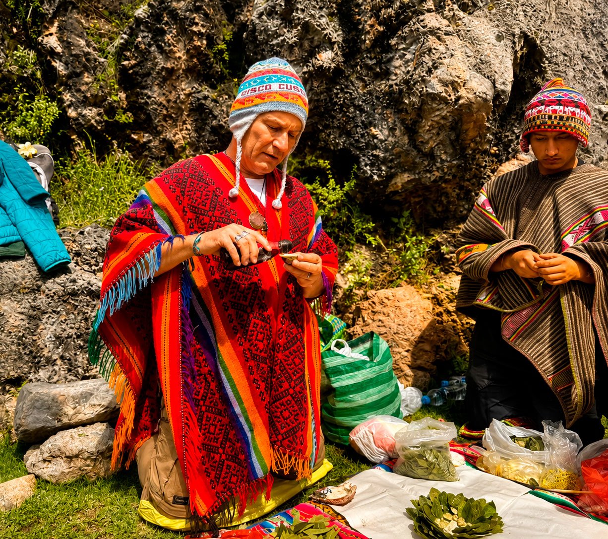 ceremonia ancestral de San Pedro y Ayahuasca en Cusco